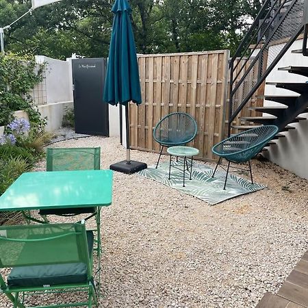 Bulle De Detente Avec Jacuzzi Saint-Martin-de-Londres Экстерьер фото